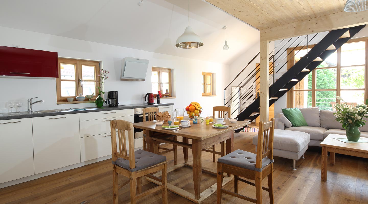 beim_schmied_traunreut_hassmoning_apartment_am_backhaeusl_kochen_essen
